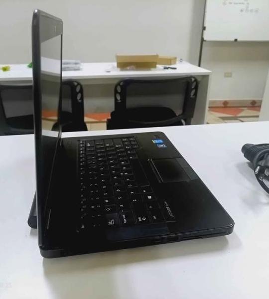 Laptop Dell Latitude E5440 i5-4300U 8GB RAM 240 SSD Nvidia GeForce GT 720M 2GB