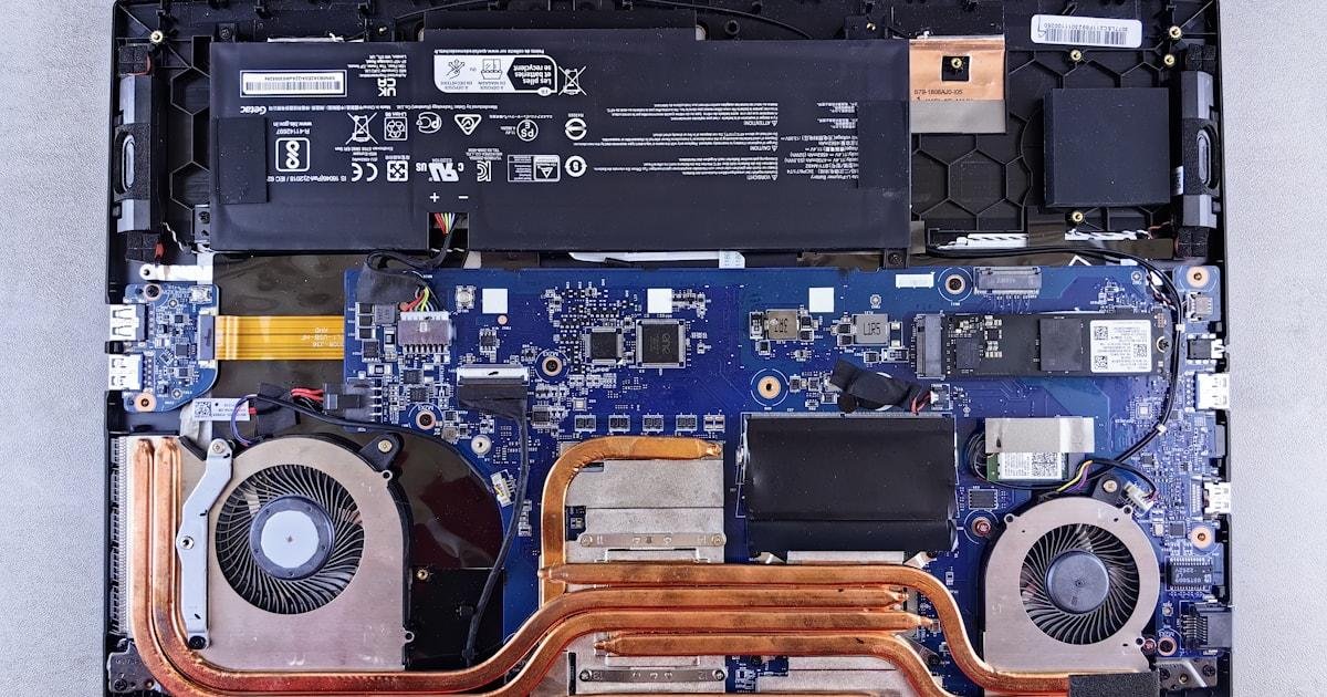 Cómo acelerar una laptop lenta: 10 pasos ordenados por impacto real