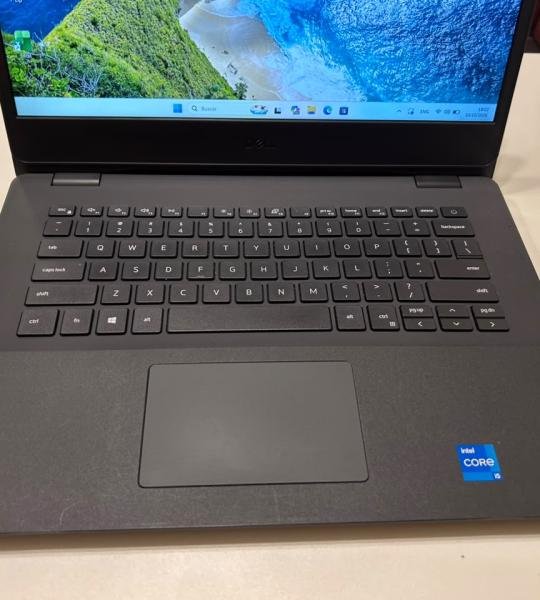 Laptop Dell Vostro 3400 14" Intel Core i5-1135G7 8GB RAM 256GB SSD Win 11 Pro