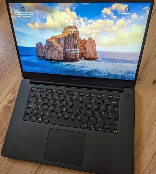 Laptop Dell Precision 5540 15.6" FHD i9-9880H 16GB RAM 512GB SSD NVIDIA Quadro T2000 4GB Win 11 Pro