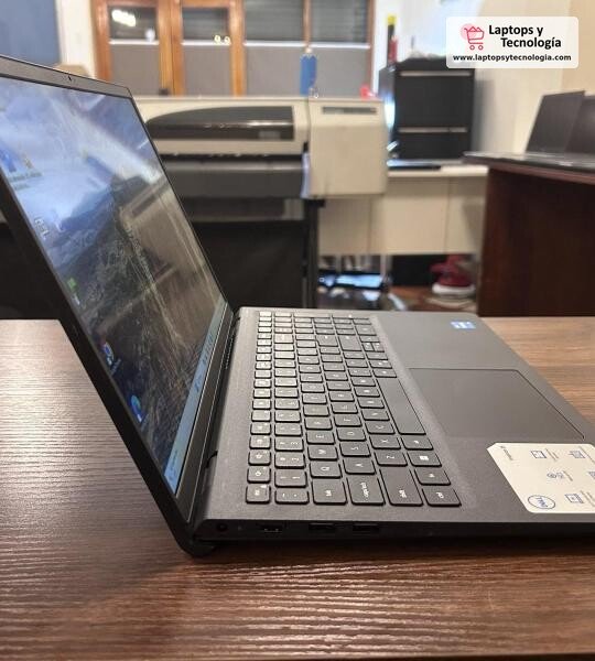 Laptop Dell Inspiron 15 3520 15.6" FHD Táctil i5-1155G7 16GB RAM 240GB SSD Win 11 Pro