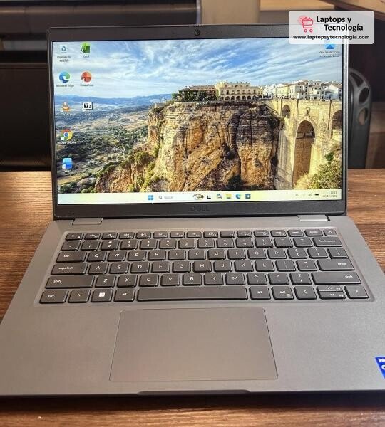 Laptop Dell Latitude 3440 14" i7-1355U 16GB RAM 256GB SSD Win 11 Pro