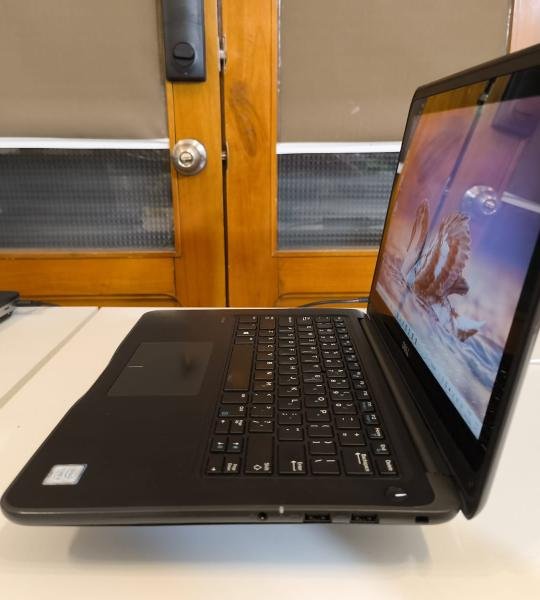 Laptop Táctil Dell Latitude 3380  Intel(R) Core(TM) i5-7200U CPU @ 2.50GHz   2.70 GHz RAM 8GB  128GB SSD
