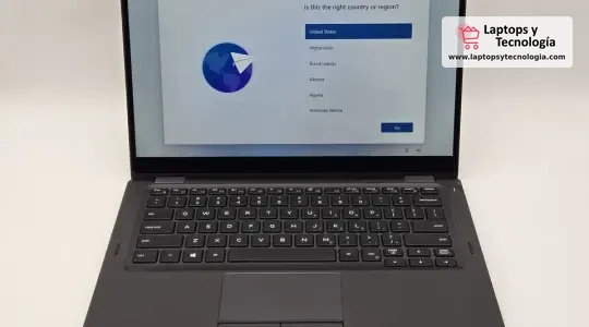Laptop Dell Latitude 5300 2-in-1 13 FHD Touch I7-8365U 128GB 4GB
