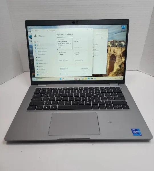 Laptop Dell Latitude 5421 14" Core i7-11850H 16GB RAM 256GB SSD 2GB NVIDIA MX450 Windows 10 Pro