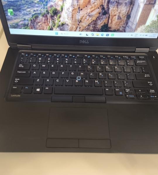 Laptop Dell Latitude 5480 Intel Core i7-7820HQ (Alto rendimiento) 8GB RAM 256 GB SSD M.2