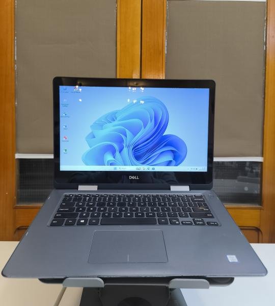 Laptop Táctil Dell Inspiron P83G Intel Core I3-8145U 8GB RAM 128GB SSD M.2 + 500 GB HDD Windows 11