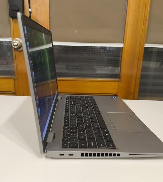 Laptop Dell Precision 3560 15.6" i7-1185G7 16GB 256GB SSD 2GB NVIDIA INTEL IRIS XE