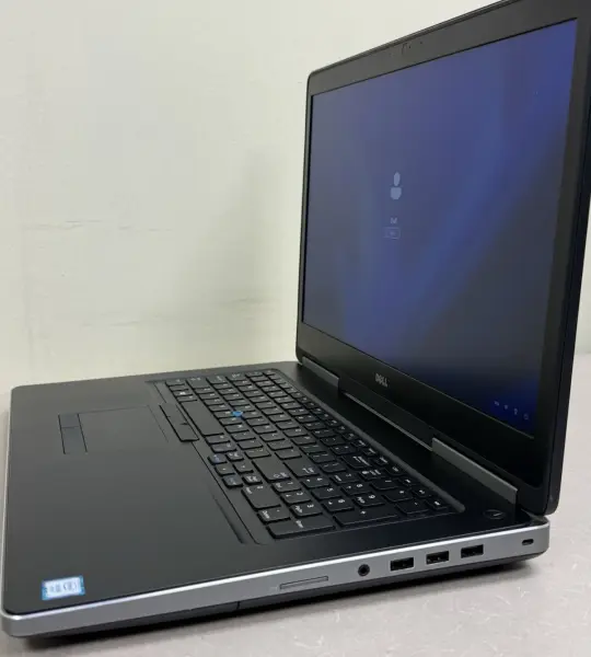 Laptop alto rendimiento Dell Precision 7720, 17" (Xeon E3-1505M, 32 GB RAM, 500 GB SSD, 8GB NVIDIA