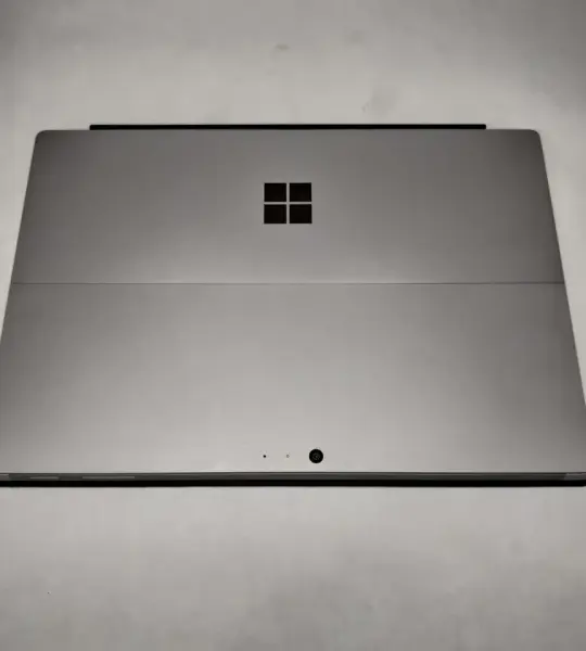 Laptop Microsoft Surface Pro 4 12.3” Touch Core i5-6300U | 8GB RAM | 240GB SSD | Teclado incluido