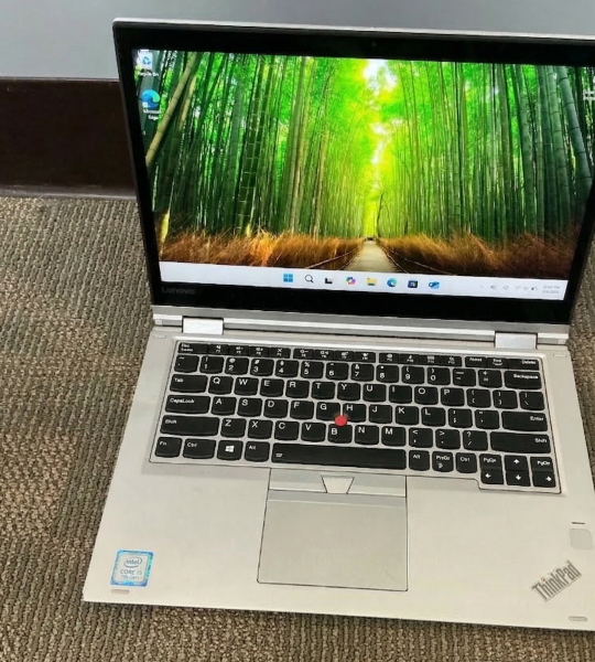 Laptop Táctil Lenovo ThinkPad Yoga 370 Laptop 13" Intel i5-7200U 2.5GHz 8GB RAM 256 GB SSD M.2