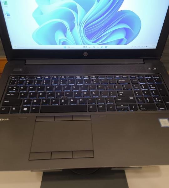 Laptop HP ZBook 15 G4 15.6" i7-7700HQ 2.80GHz 512GB M.2 SSD 16GB RAM DDR4 4GB NVIDIA Win 11 Pro