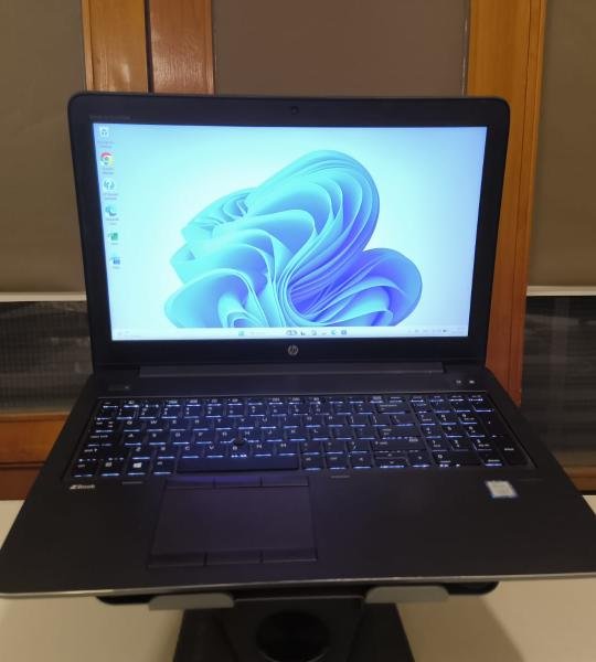 Laptop HP ZBook 15 G4 15.6" i7-7700HQ 2.80GHz 512GB M.2 SSD 16GB RAM DDR4 4GB NVIDIA Win 11 Pro
